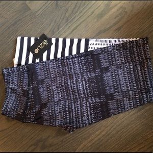 Onzie Flow Women’s Leggings Size SP